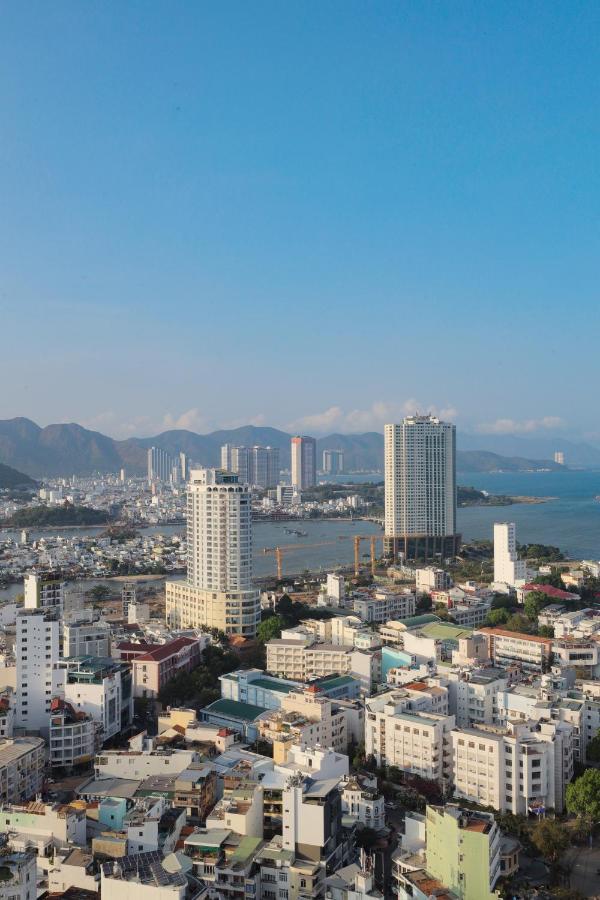 Cuddlencare 2Br Ocean View - Marina Suites Nha Trang Exteriör bild